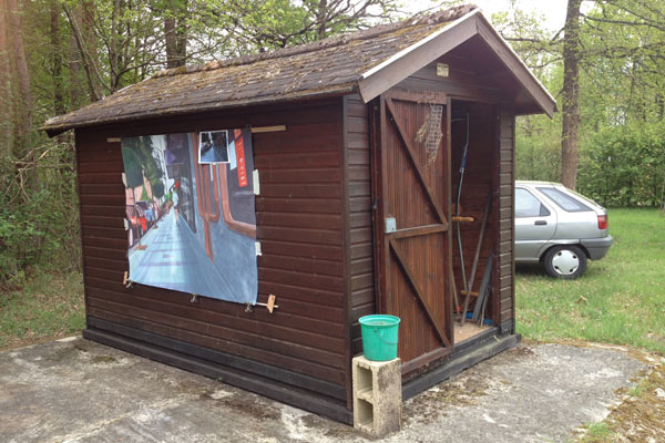 Home working outside in france, painting by olivier furter.